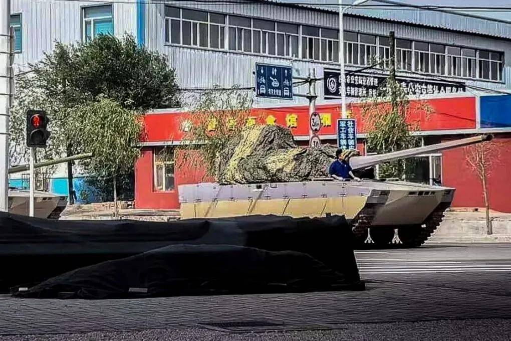 上打无人机，下打坦克！混动电驱！360度全景！100坦克有多厉害？